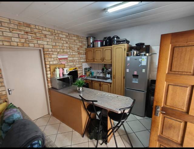 1 BEDROOM APARTMENT FOR SALE IN RUSTENBURG CENTRAL